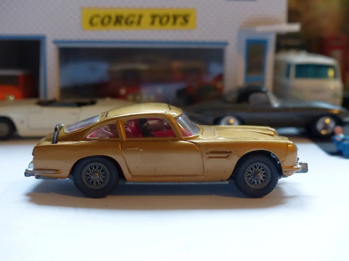 261 James Bond's Aston Martin Db5 *Rare Edition* With Reproduction Box 1