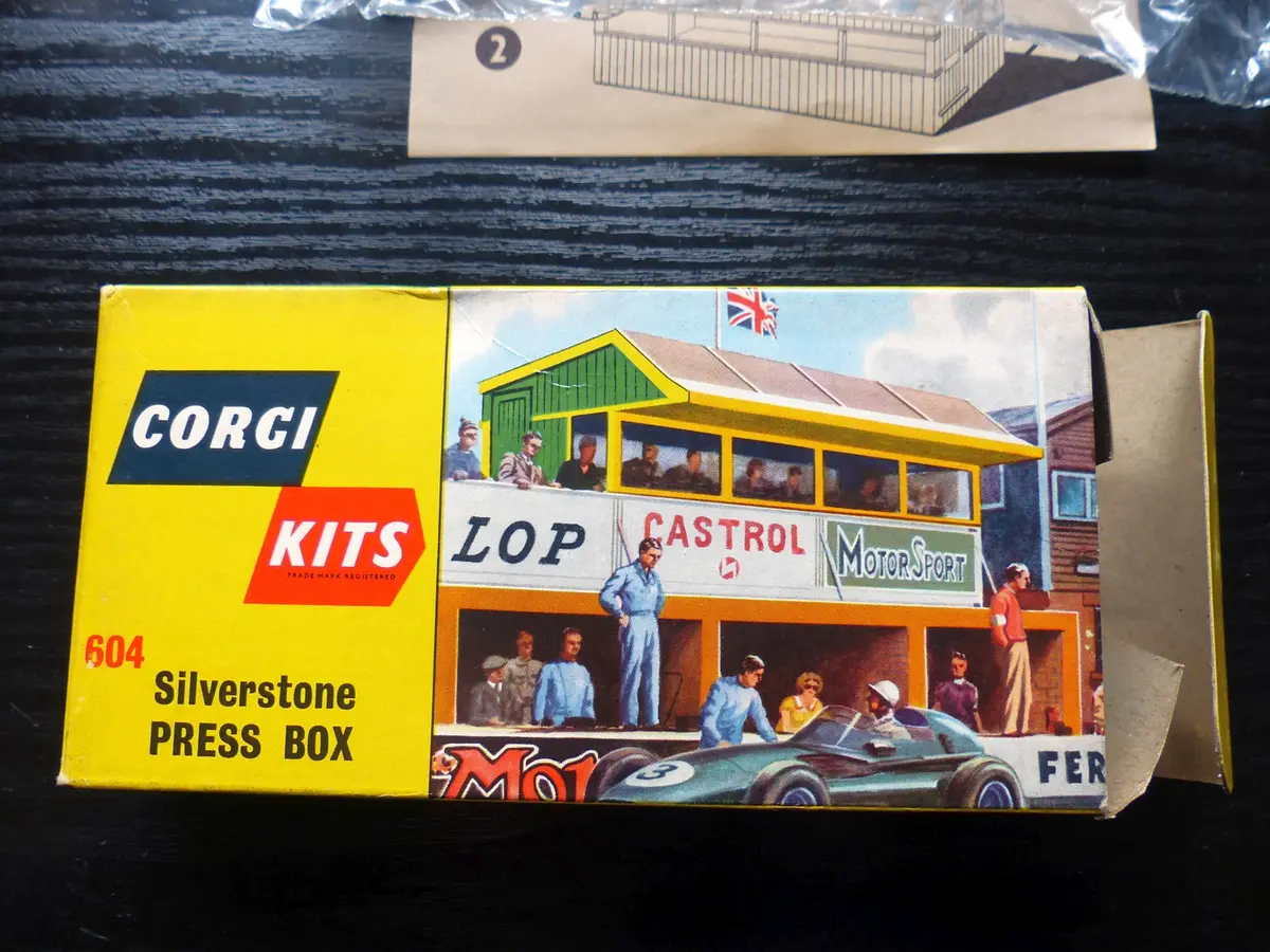604 Silverstone Press Box *Unmade In Original Box* 1
