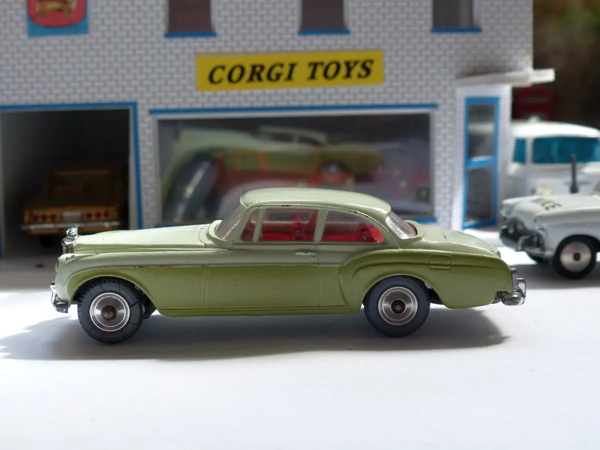 224 Bentley Continental In Olive And Pale Apple Green With Original Box 2