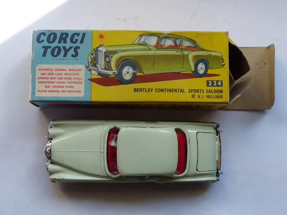 224 Bentley Continental In Olive And Pale Apple Green With Original Box 1