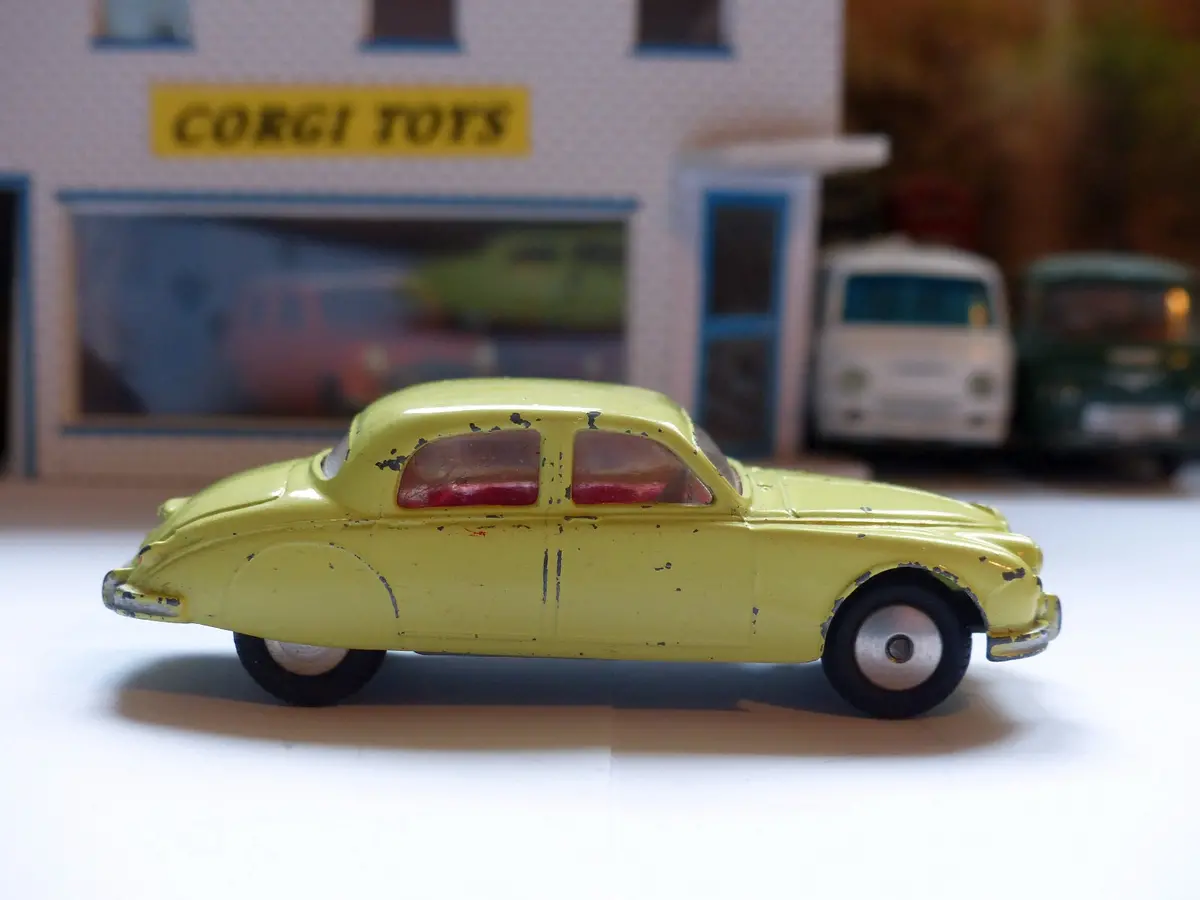 208S Jaguar 2.4 1