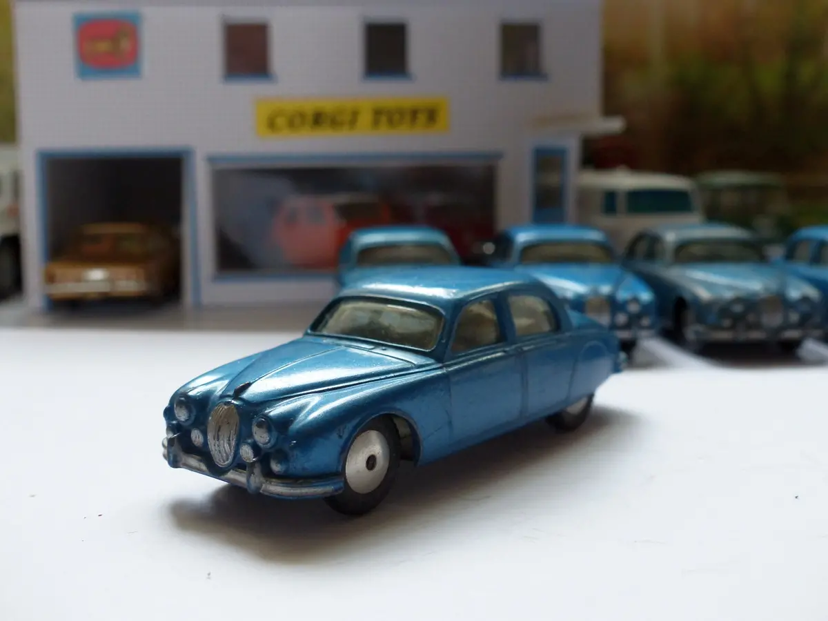 208M Jaguar 2.4 Mechanical (1) 1