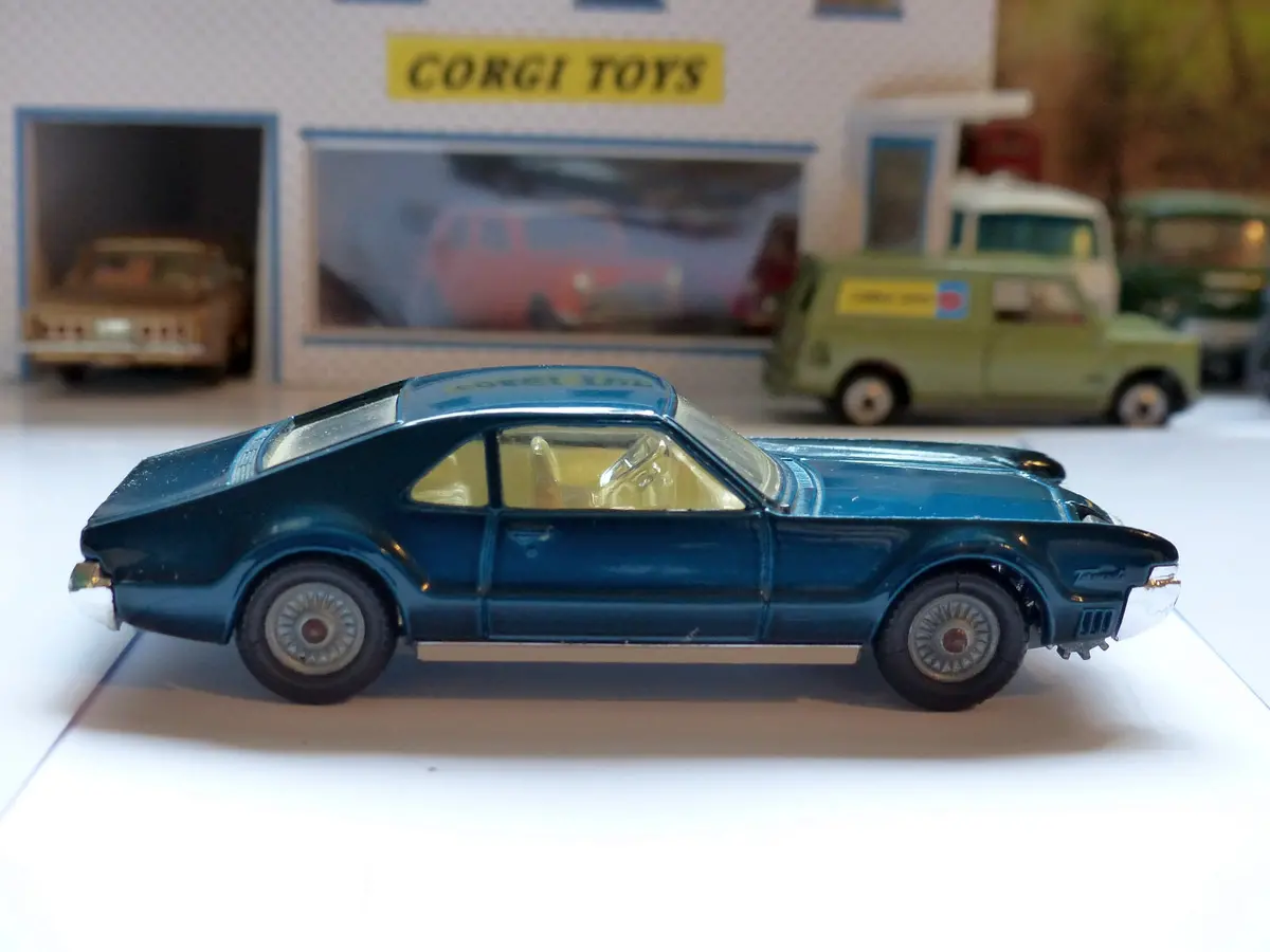 264 Oldsmobile Toronado In Deep Turquoise-Green With Original Box 1