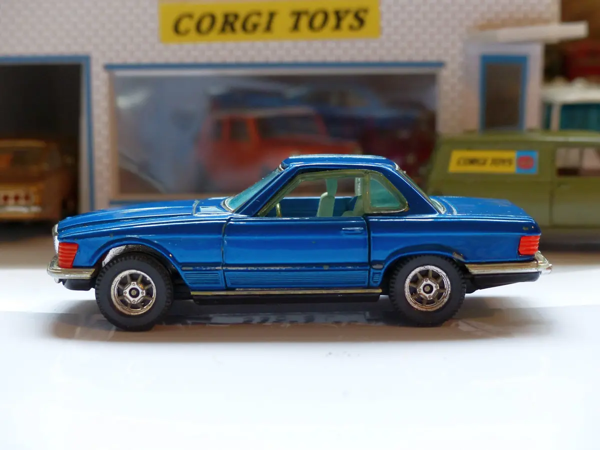 393 Mercedes-Benz 350Sl In Metallic Blue With Green Interior 1
