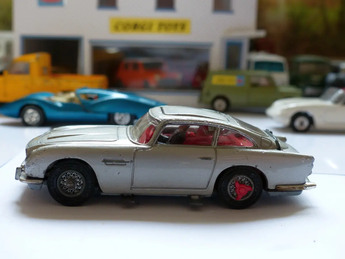 270 James Bond Aston Martin Db5 Silver (Early Edition) 1