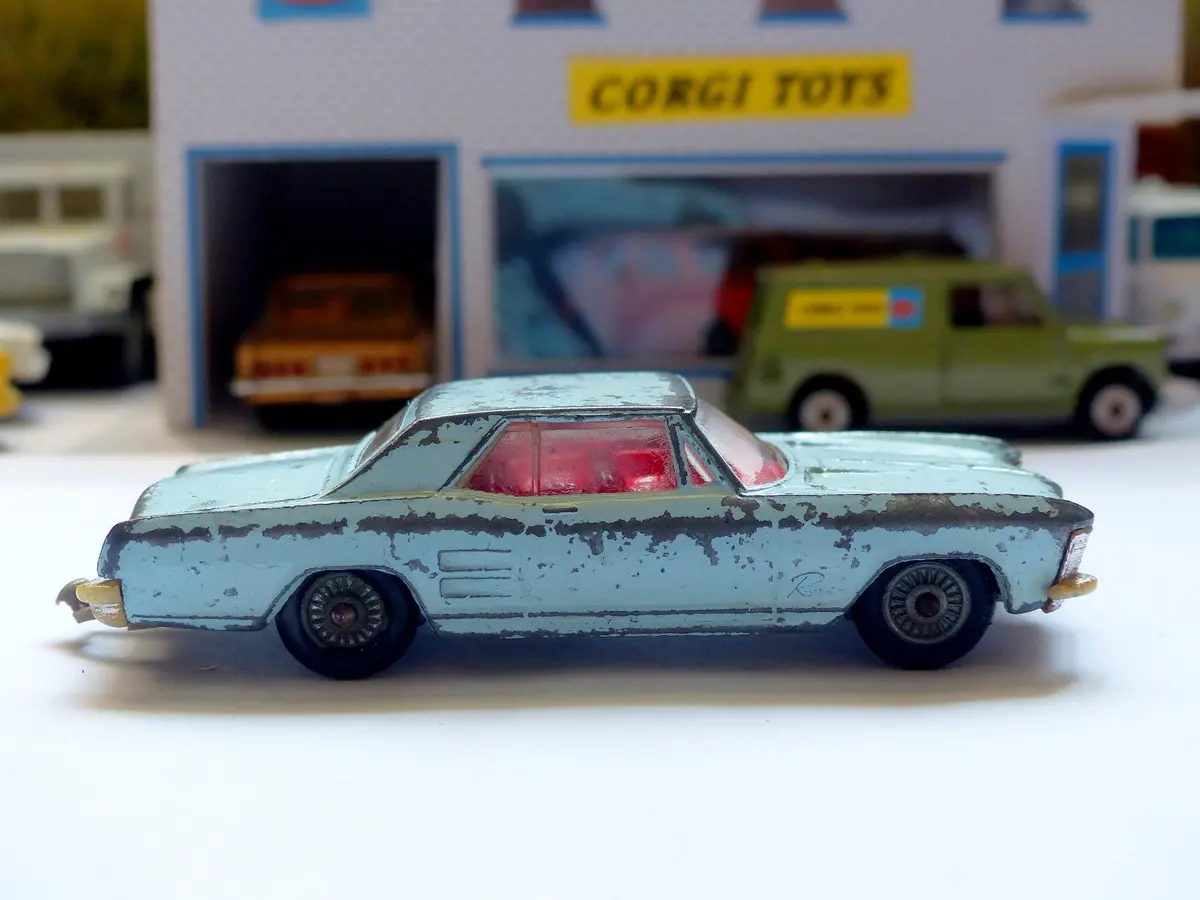 245 Buick Riviera In Pale Blue *With Cast Wheels* 1