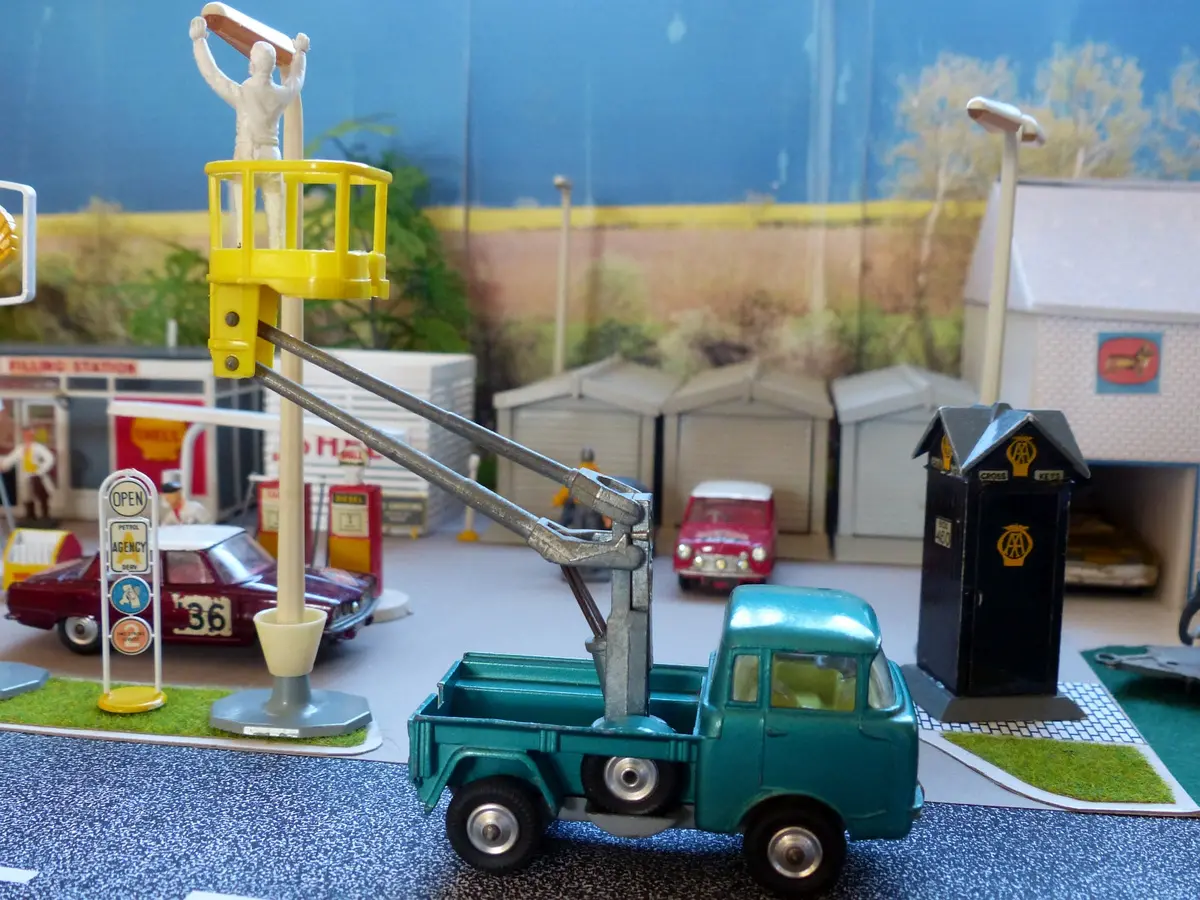 478 Jeep Fc-150 With Hydraulic Tower + Gs14 Man And Lamp 1