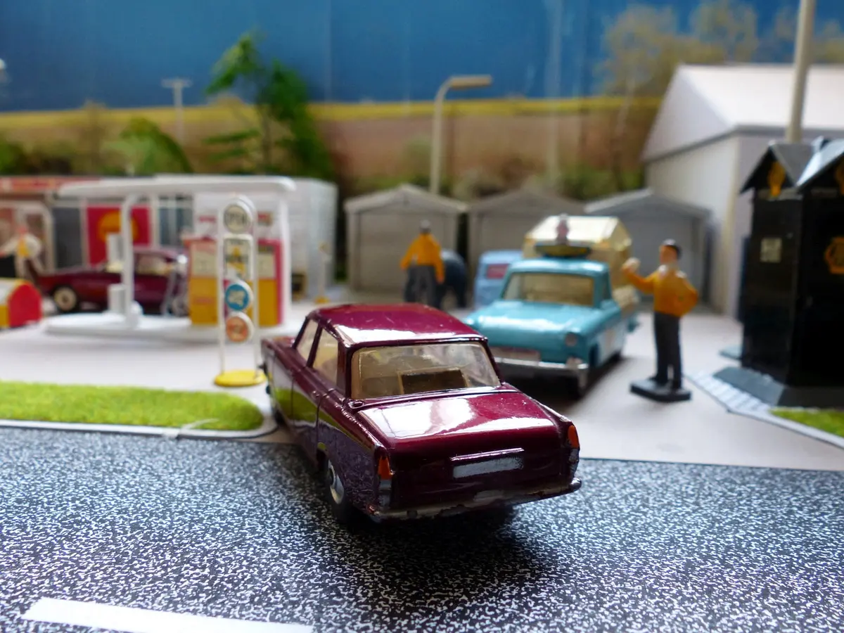 252 Rover 2000 In Maroon (3) 1