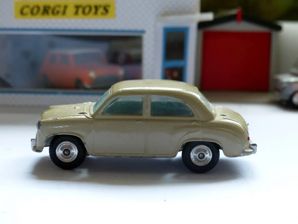 202 Morris Cowley In Beige 1
