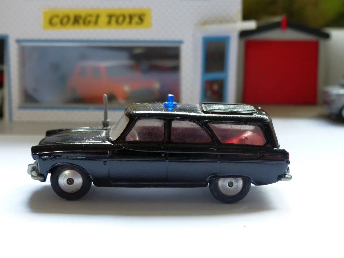 419 Ford Zephyr Motorway Patrol 1