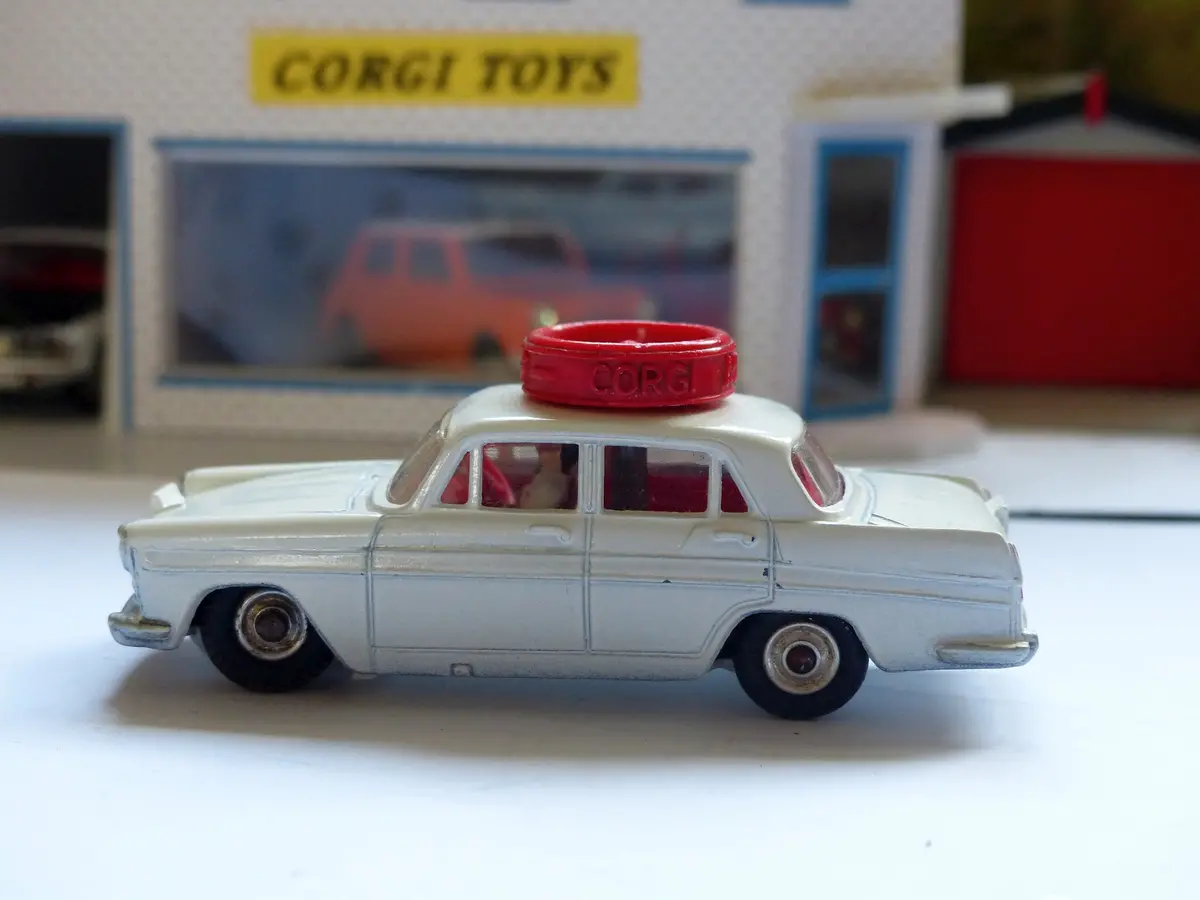 236 Austin A60 Driving School In White 1