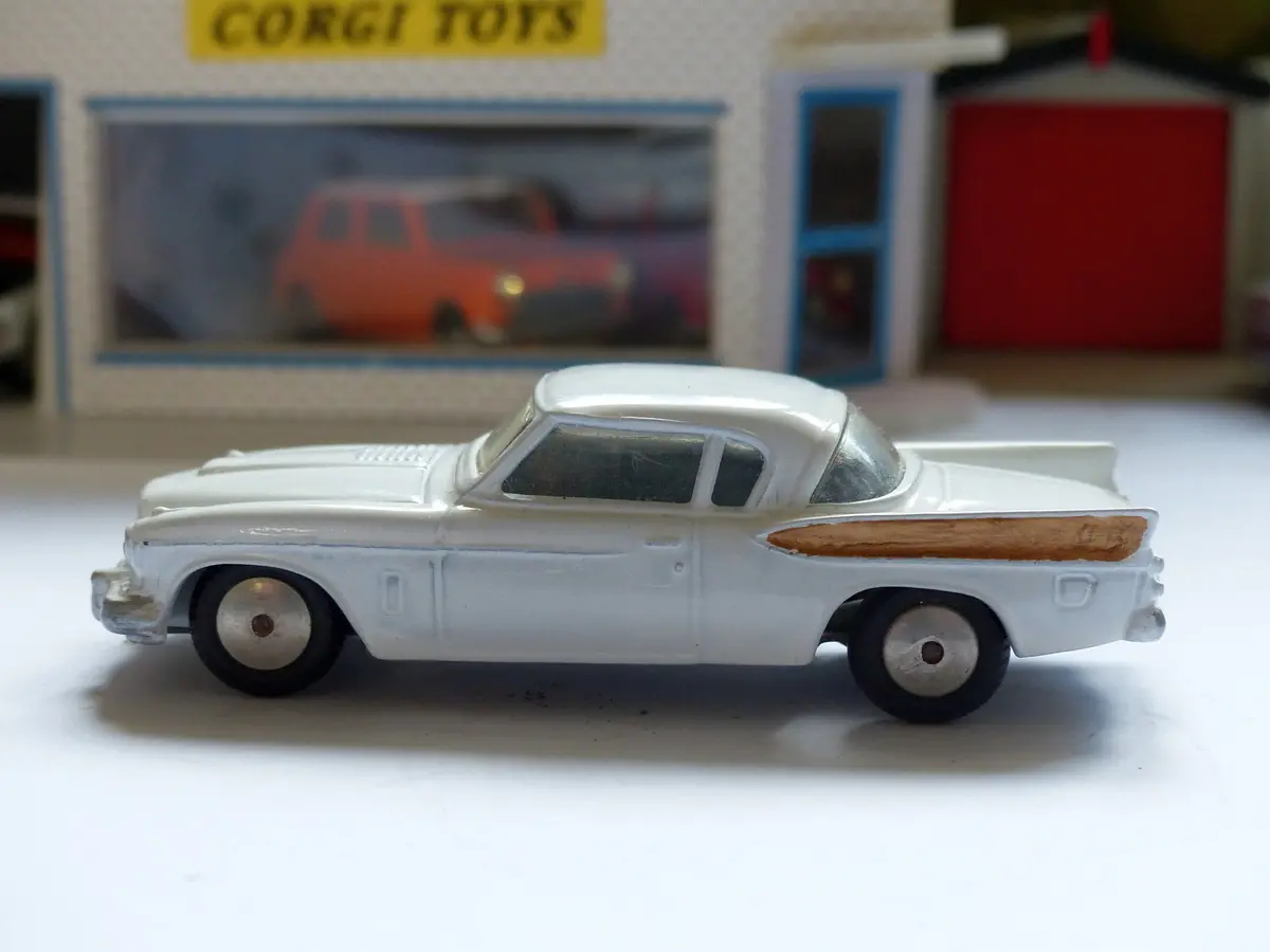 211 Studebaker In White 1