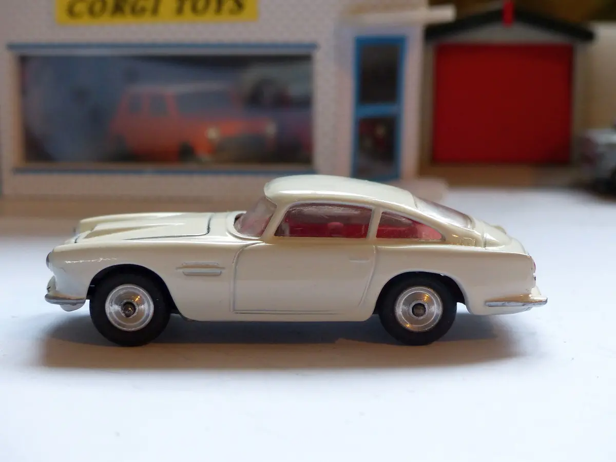 218 Aston Martin In White 1