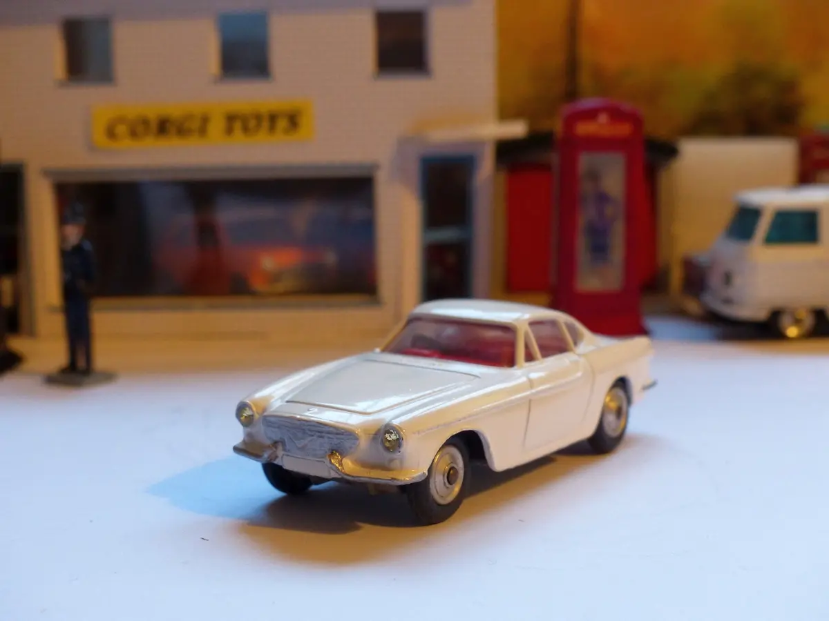 228 Volvo P1800 In White 2