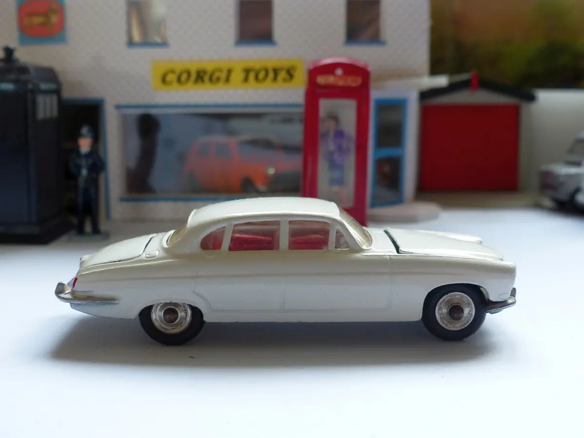 238 Jaguar X Type In White 1