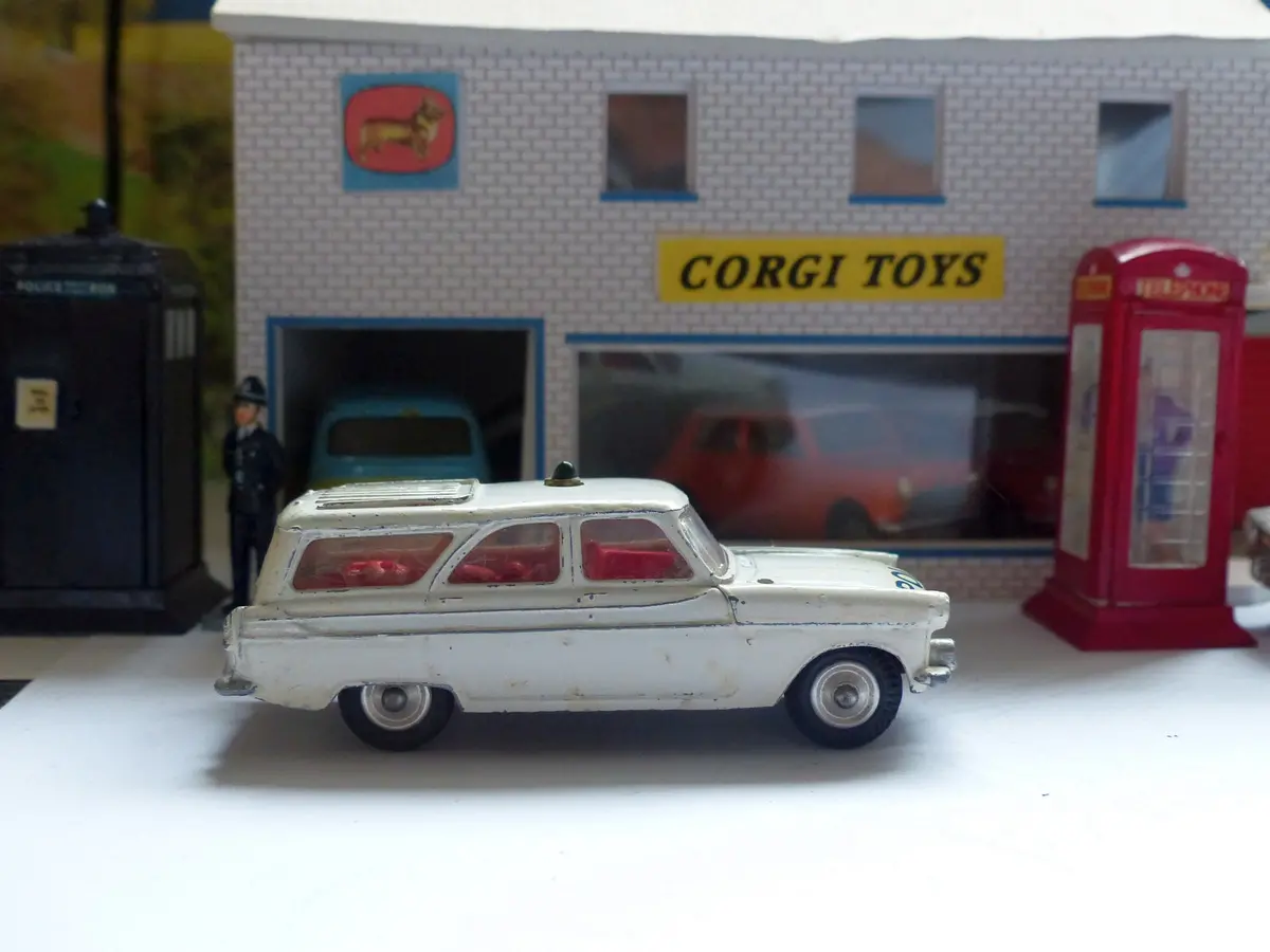 419 Ford Zephyr Motorway Patrol Car 1