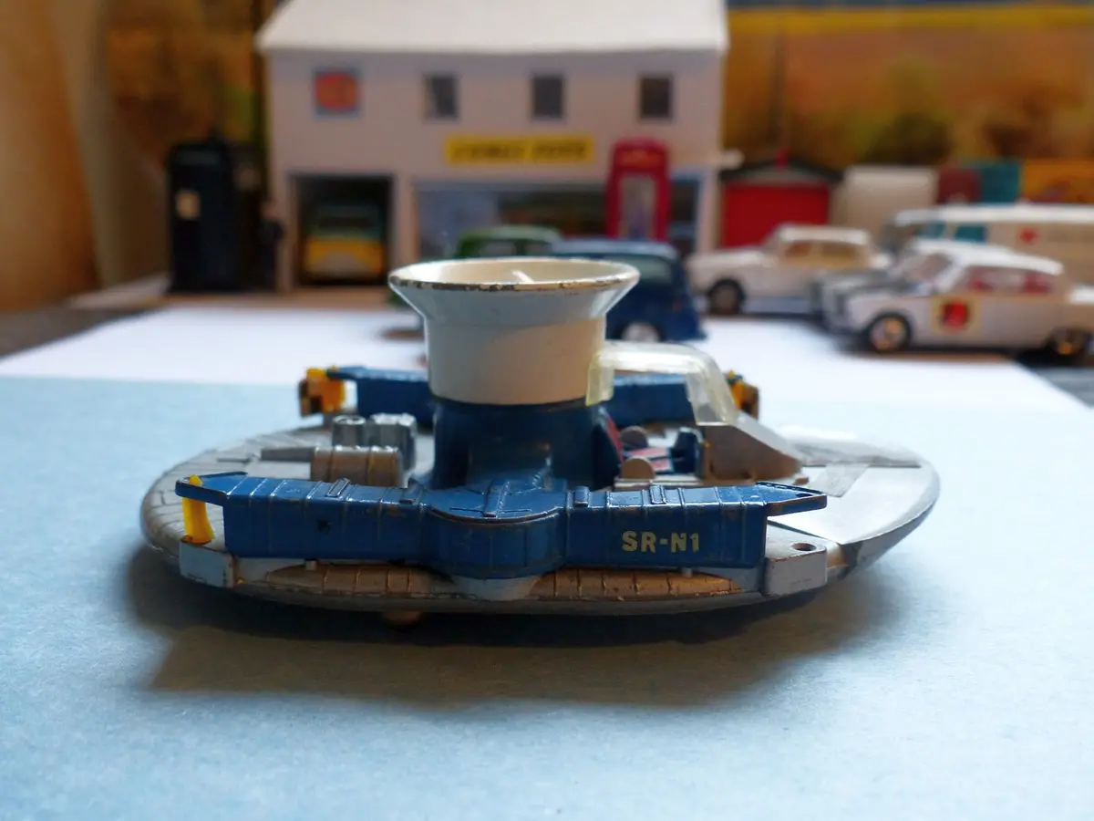 1119 Hdl Hovercraft Sr-N1 1