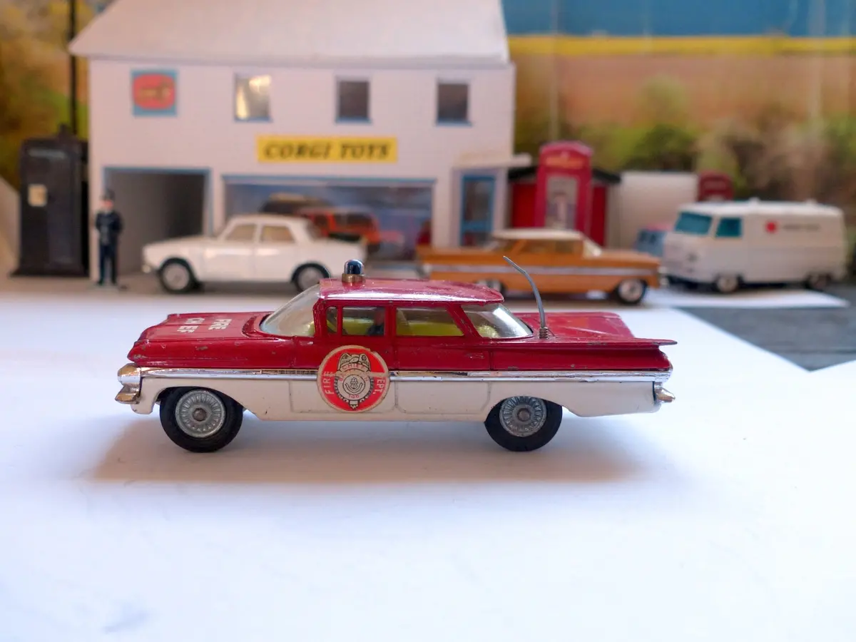 482 Chevrolet Impala Fire Chief Car 1