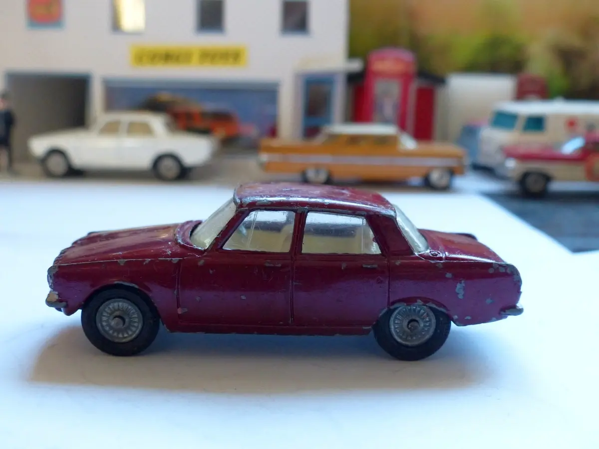 252 Rover 2000 In Maroon With Rare Cast Wheels (1) 1