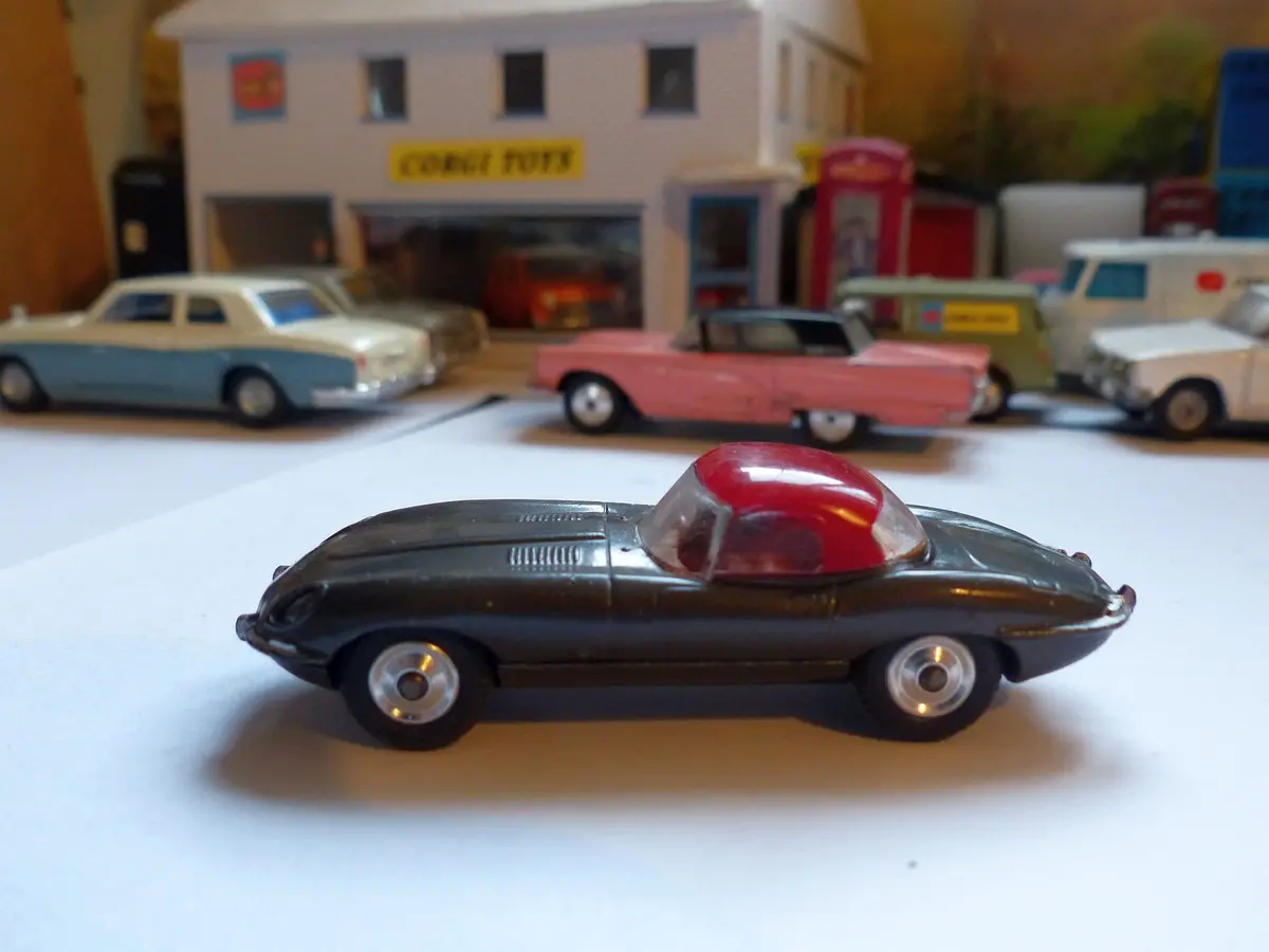 307 Jaguar E Type In Dark Grey With Original Top 1