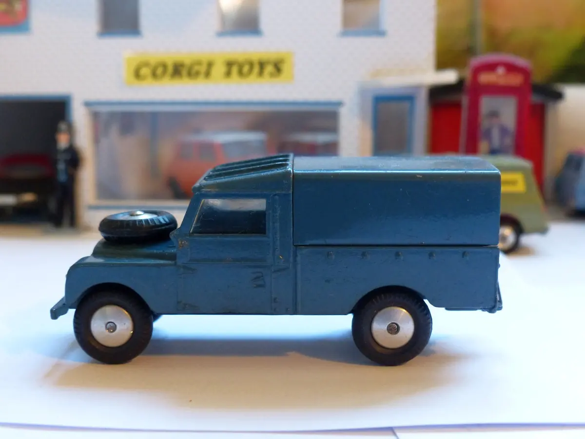 351 Raf Land Rover 2
