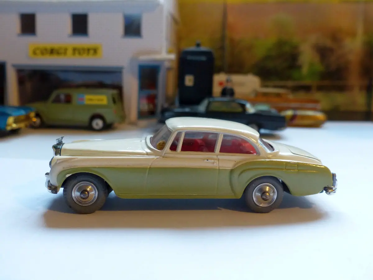 224 Bentley Continental In Green And Cream *With Original Box* 1