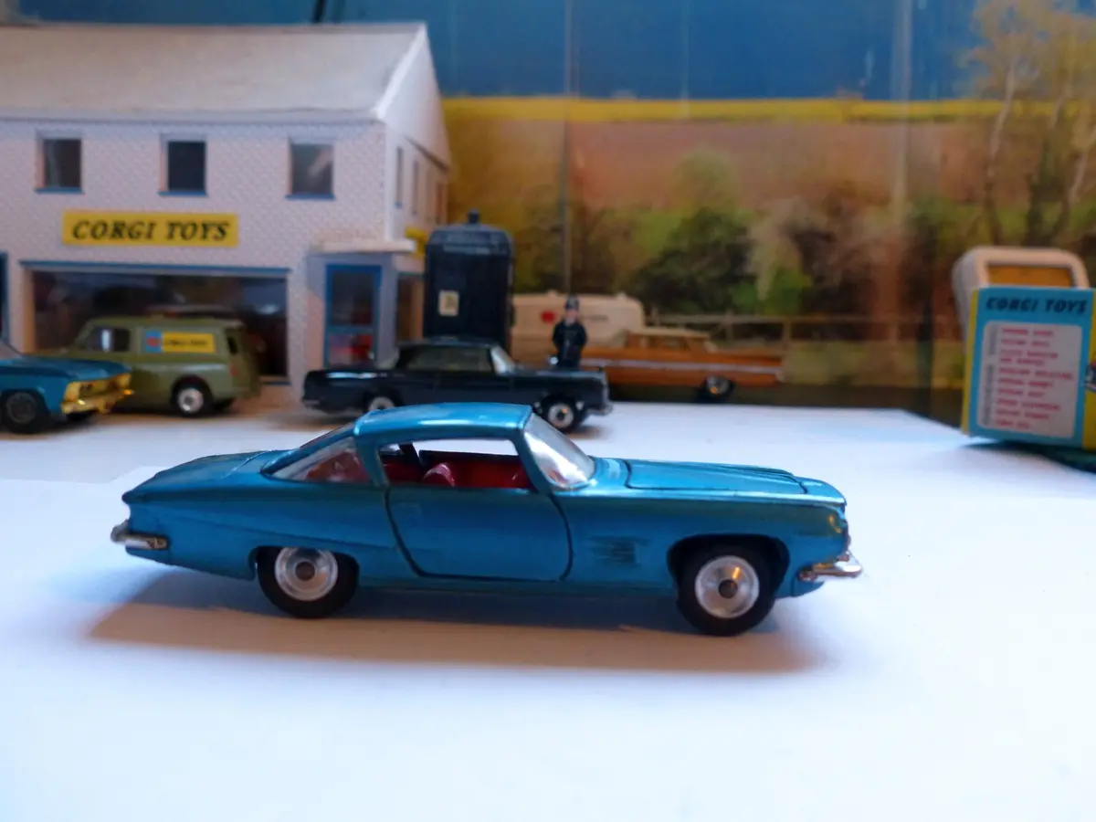 241 Ghia L6.4 Blue / Red Interior With Original Box 1