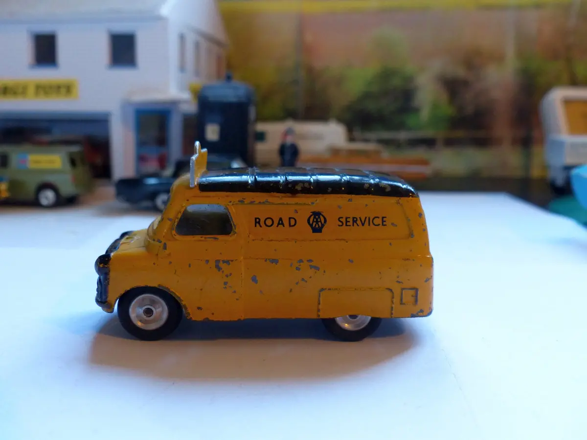 408 Bedford Aa Van Mkii  (Late Edition) 1