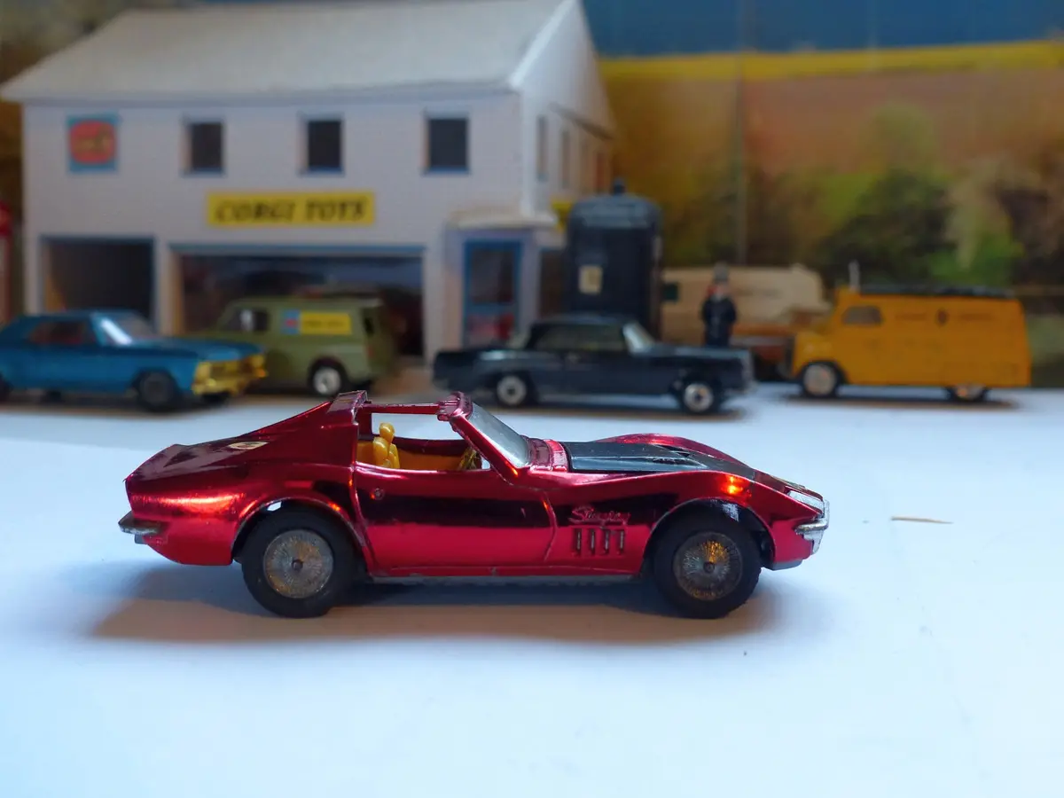 300 Chevrolet Corvette Sting Ray In Red 1