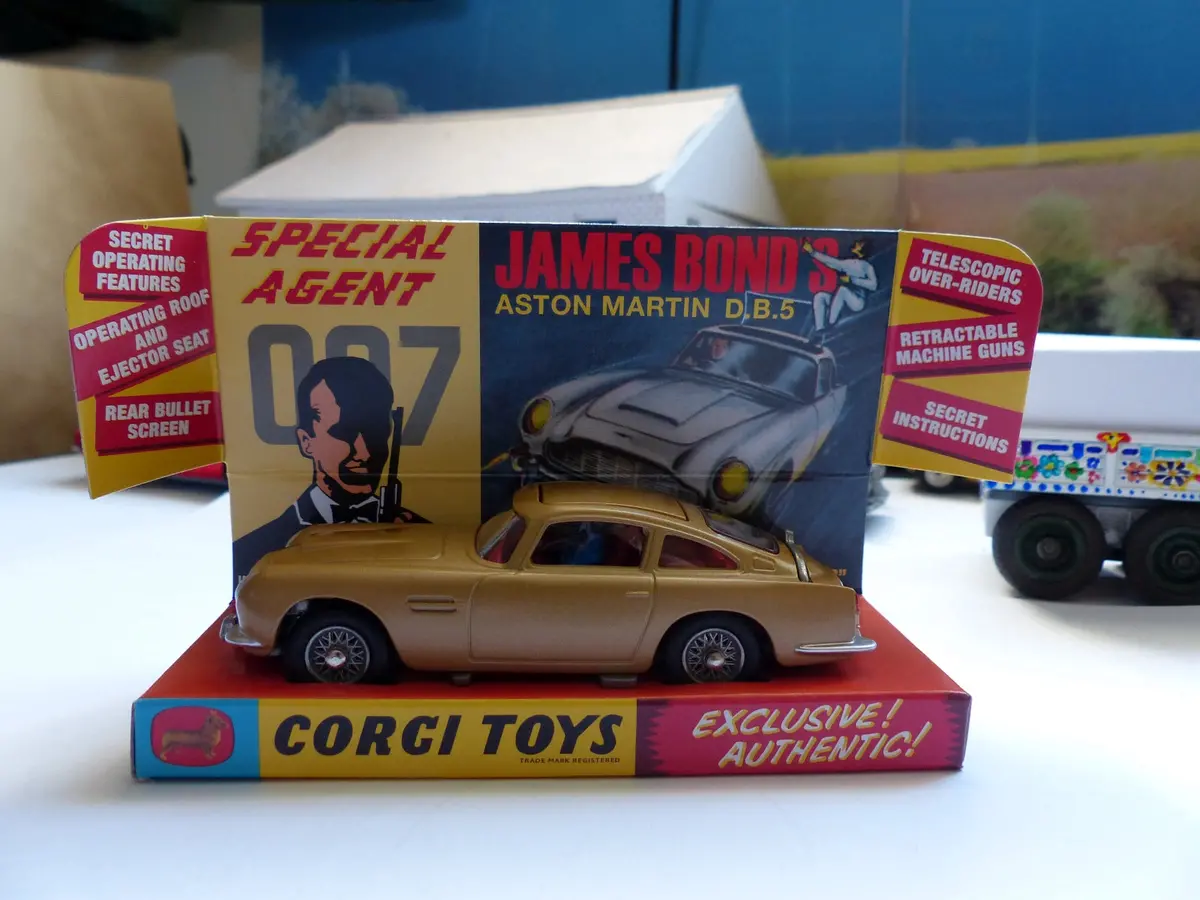 R261 James Bond Aston Martin Db5 - 2022 First Reissue 1