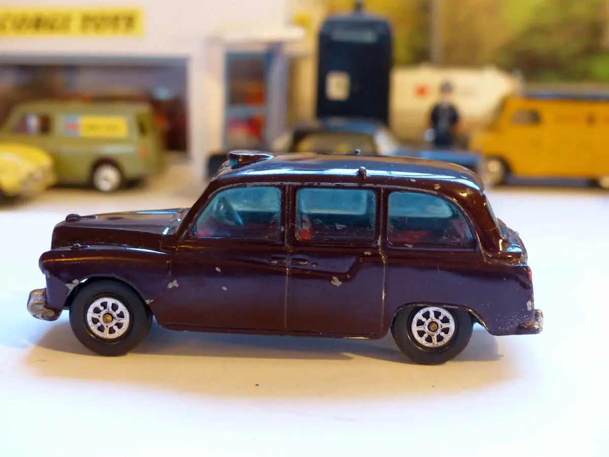 418 Austin Taxi In Deep Maroon With Red Interior (1) 1