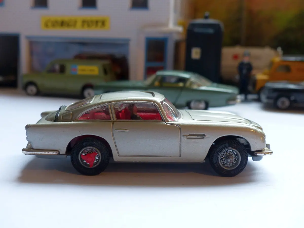 270 James Bond Aston Martin Db5 Silver (Early Edition) 1