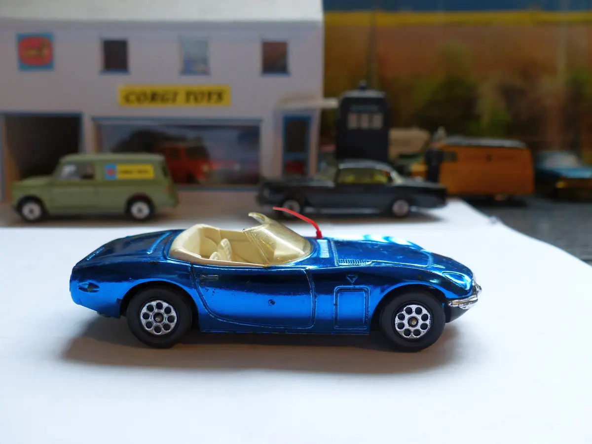 375 Toyota 2000Gt In Blue 1