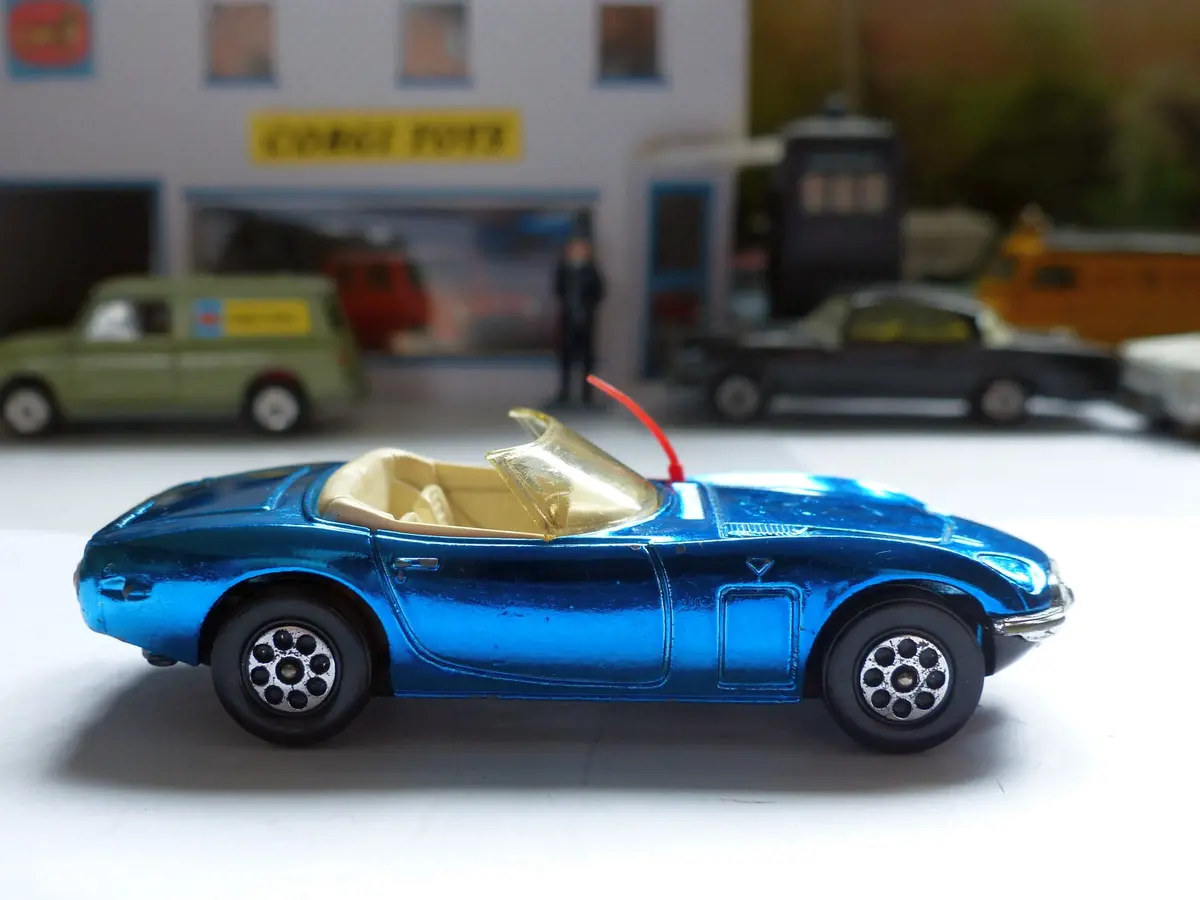 375 Toyota 2000Gt In Blue (1) 1