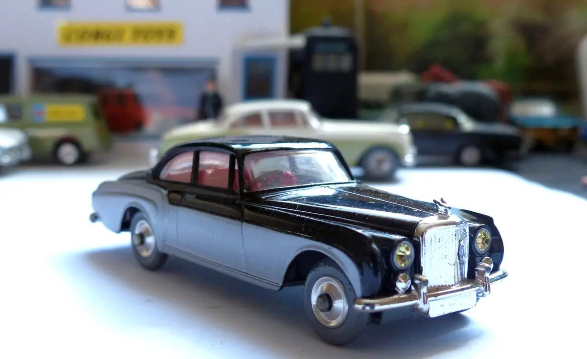224 Bentley Continental Sports Saloon In Black And Silver With Original Box 1