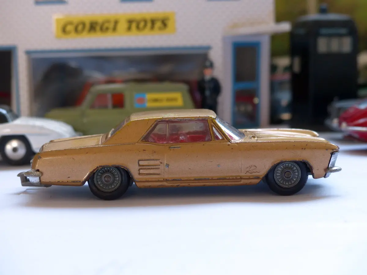 245 Buick Riviera In Gold *With Cast Wheels* 1