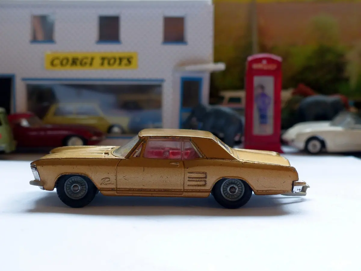 245 Buick Riviera In Gold *With Cast Wheels* (1) 1