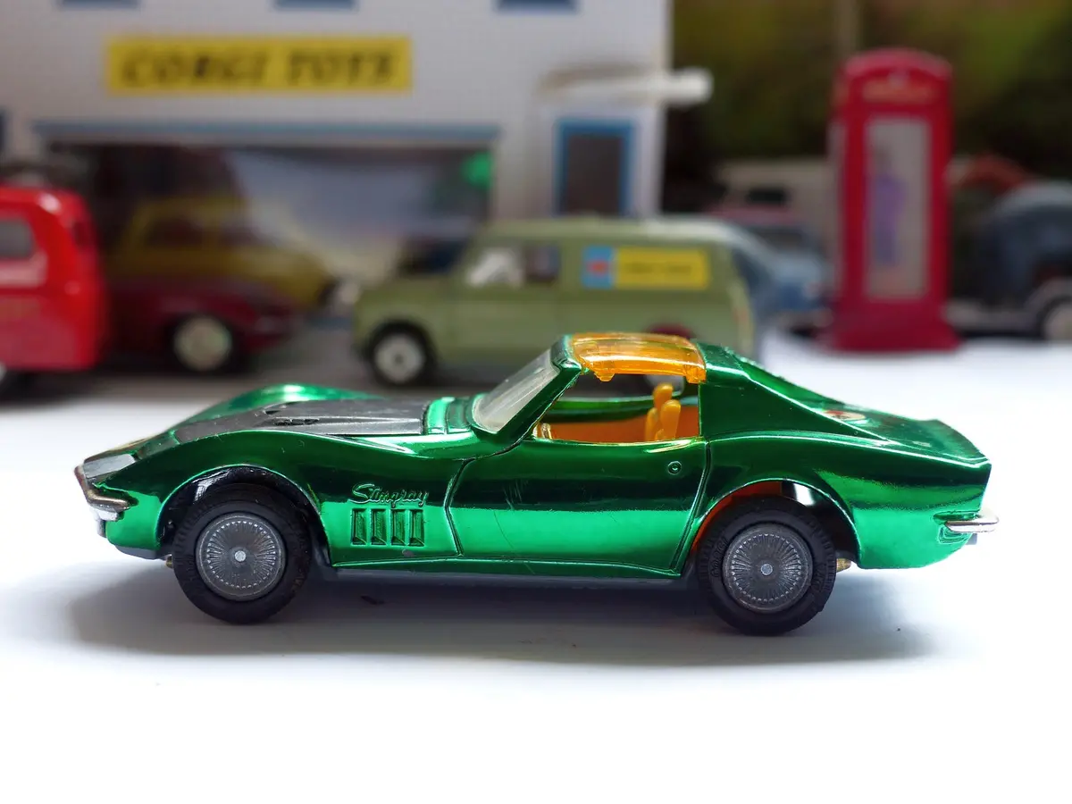 300 Chevrolet Corvette Sting Ray In Green 1