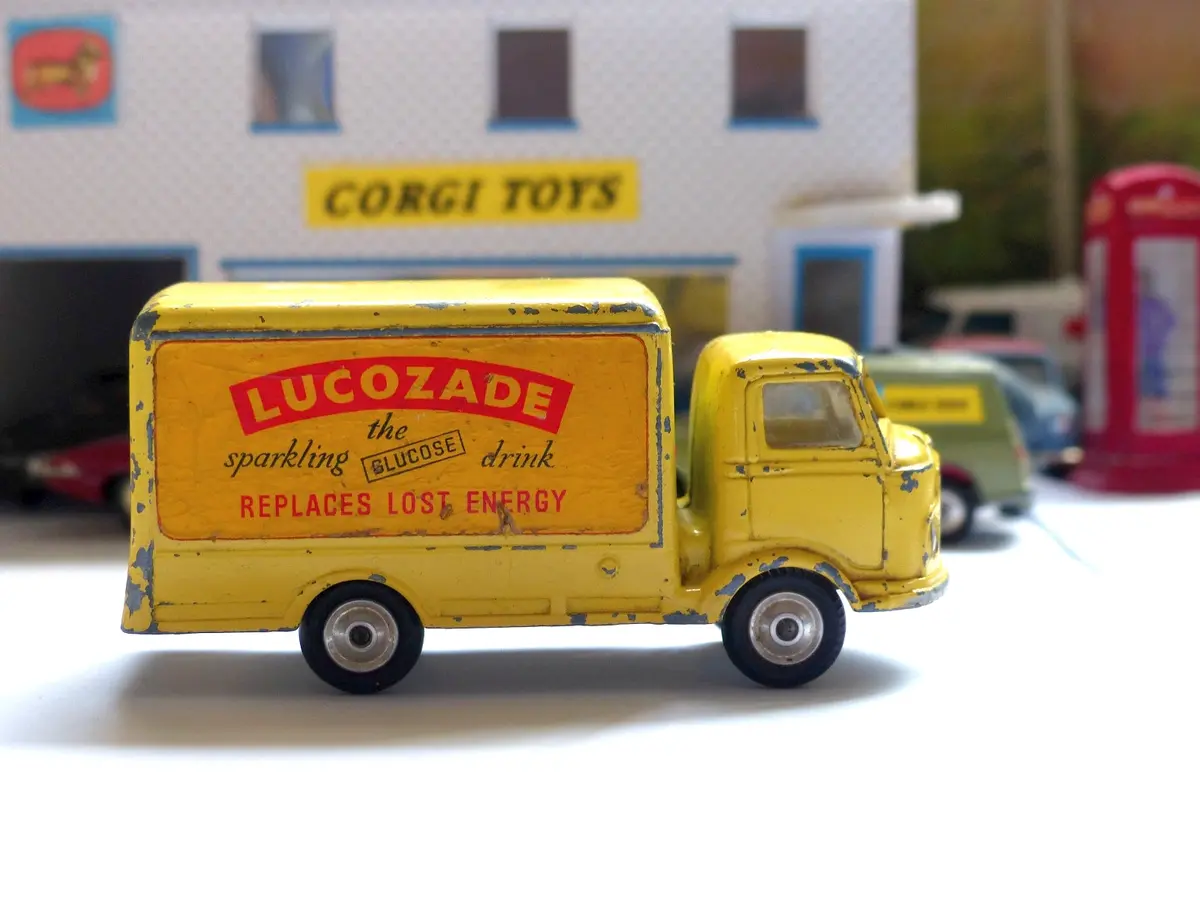 411 Karrier Lucozade Van 1
