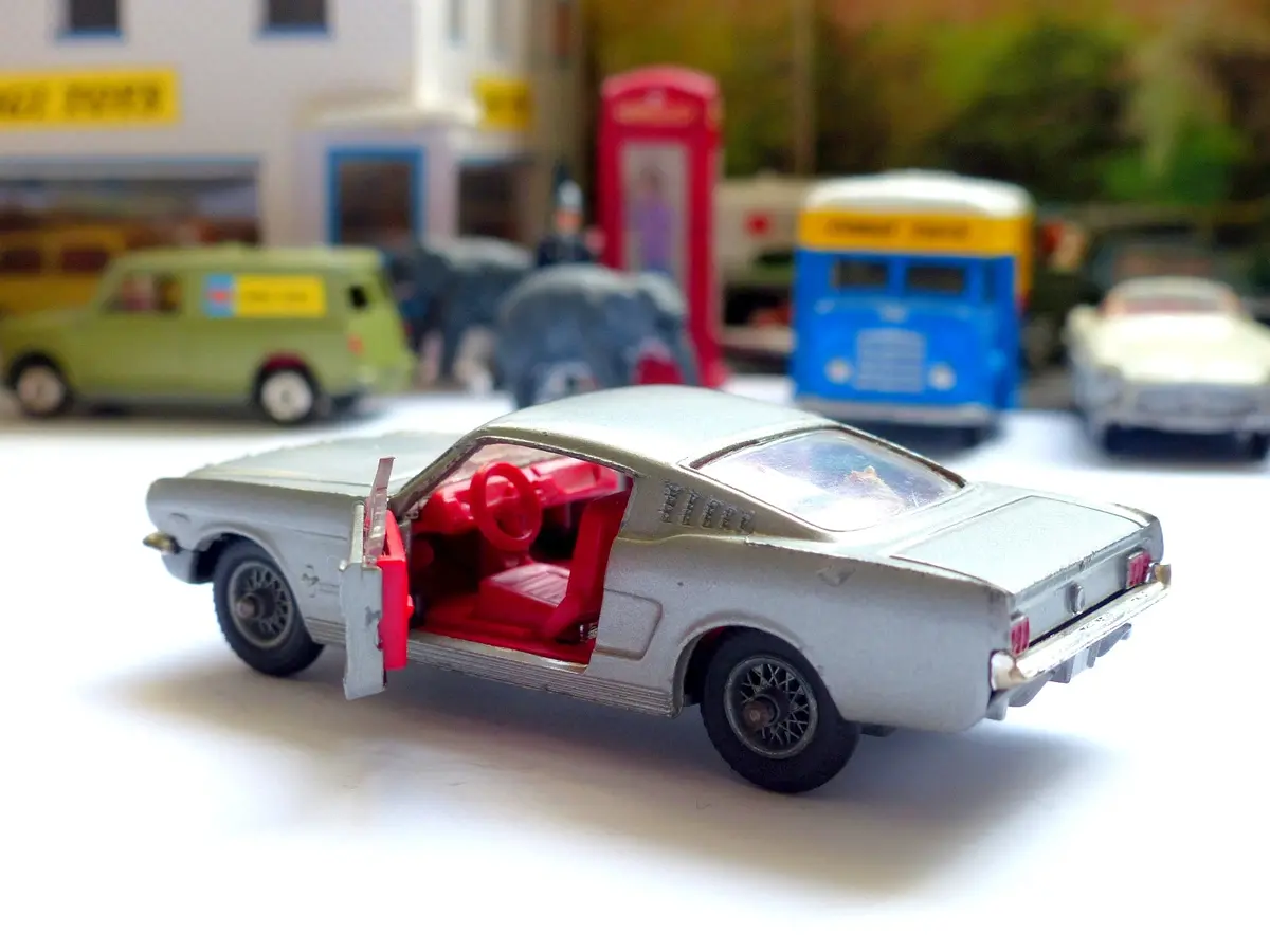 320 Ford Mustang 2+2 Fastback In Silver 1