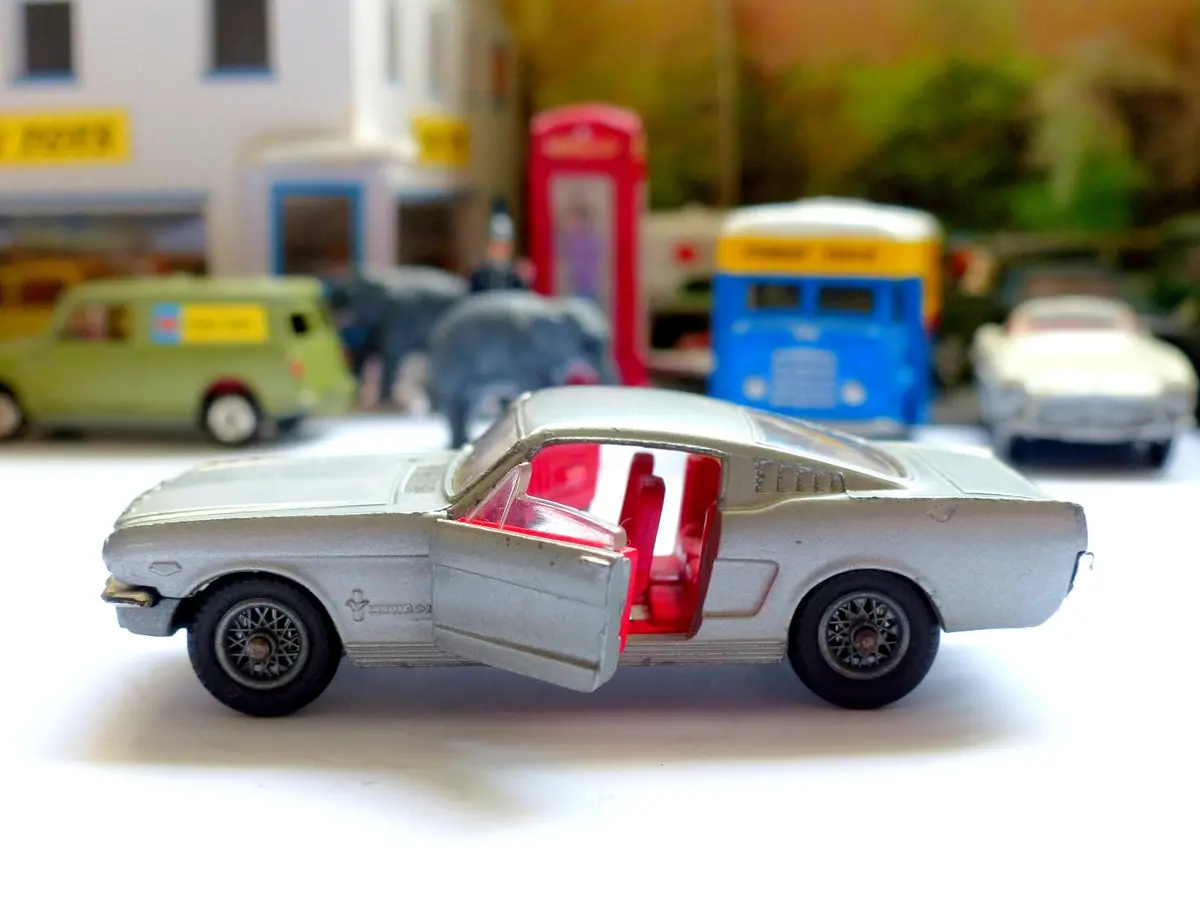 320 Ford Mustang 2+2 Fastback In Silver 2