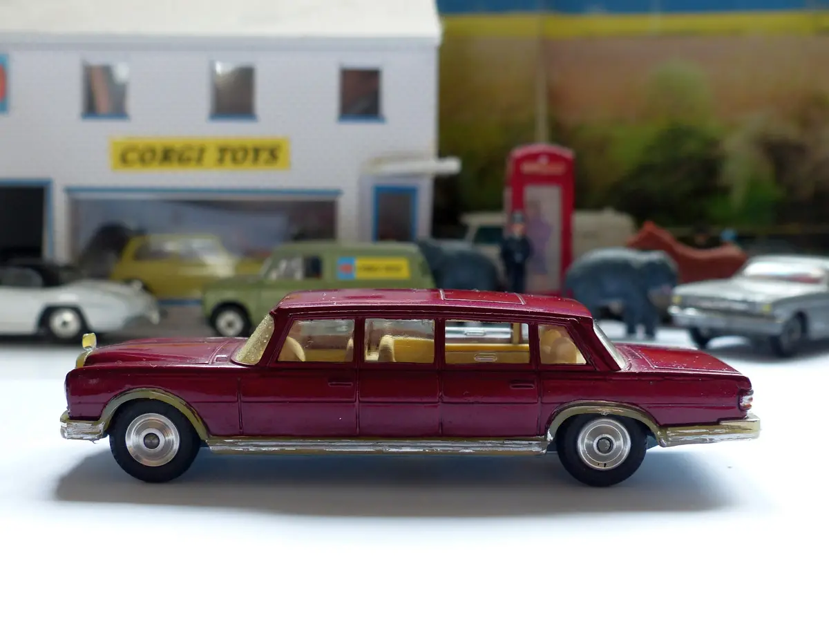 247 Mercedes-Benz 600 Pullman 1