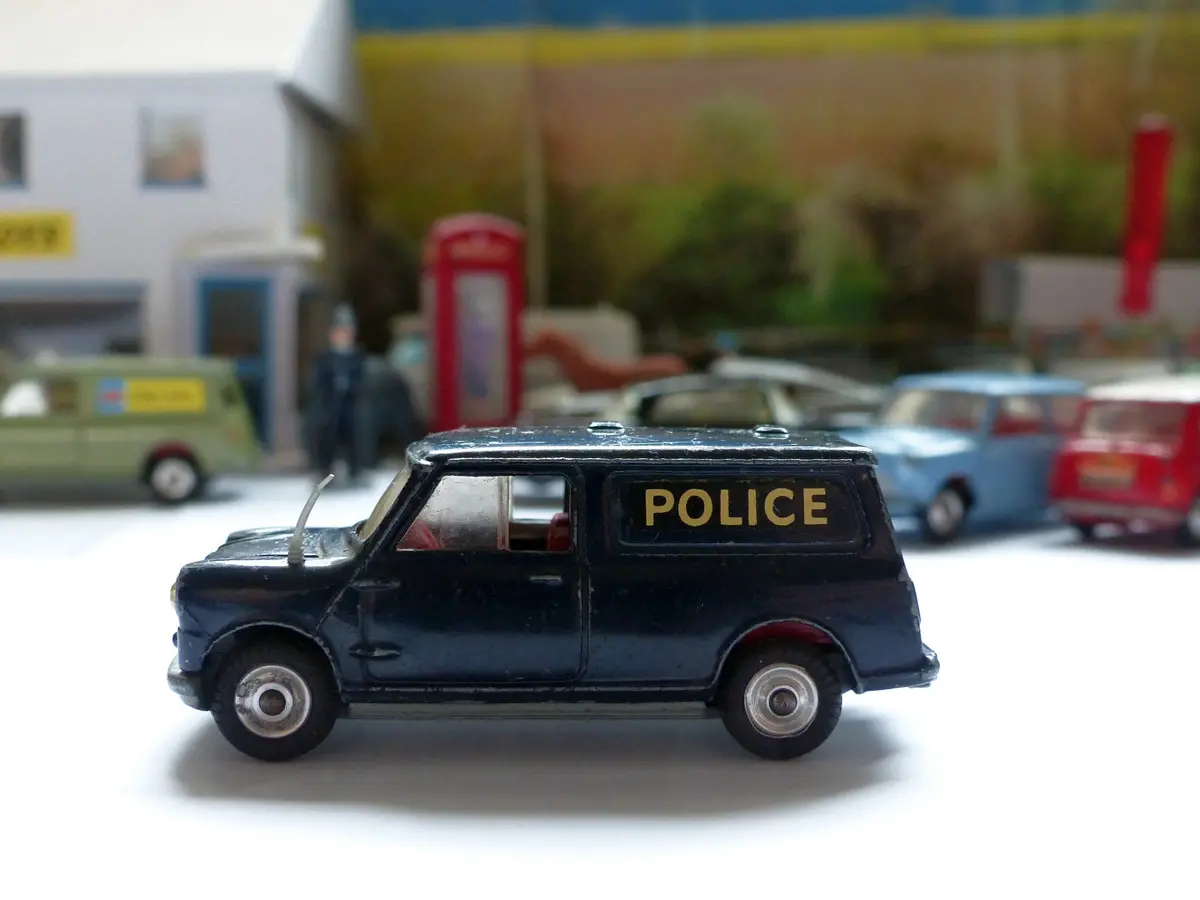 448 Police Minivan With Normal Wheels 1