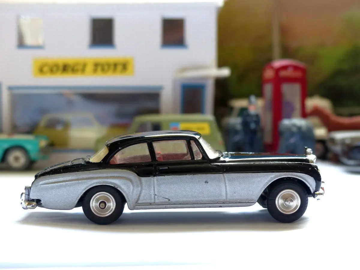 224 Bentley Continental In Black Over Silver 1