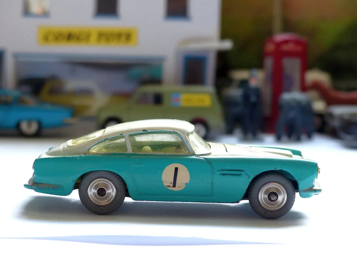 309 Aston Martin Db4 Competition 1