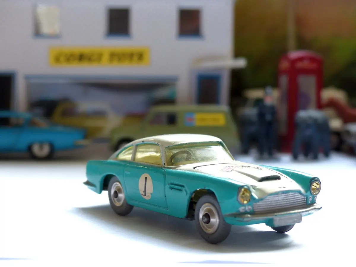 309 Aston Martin Db4 Competition 2