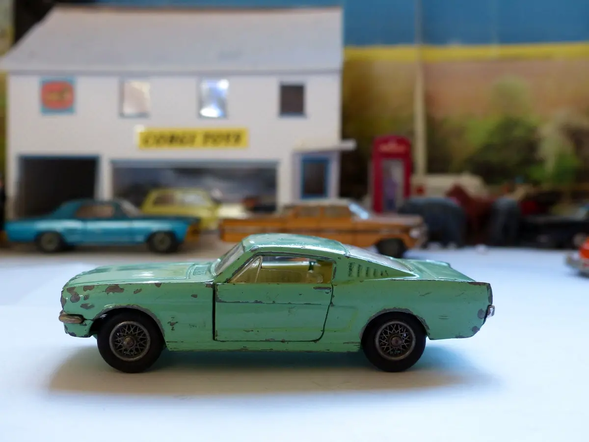 320 Ford Mustang In Pale Green With Wire Wheels 1