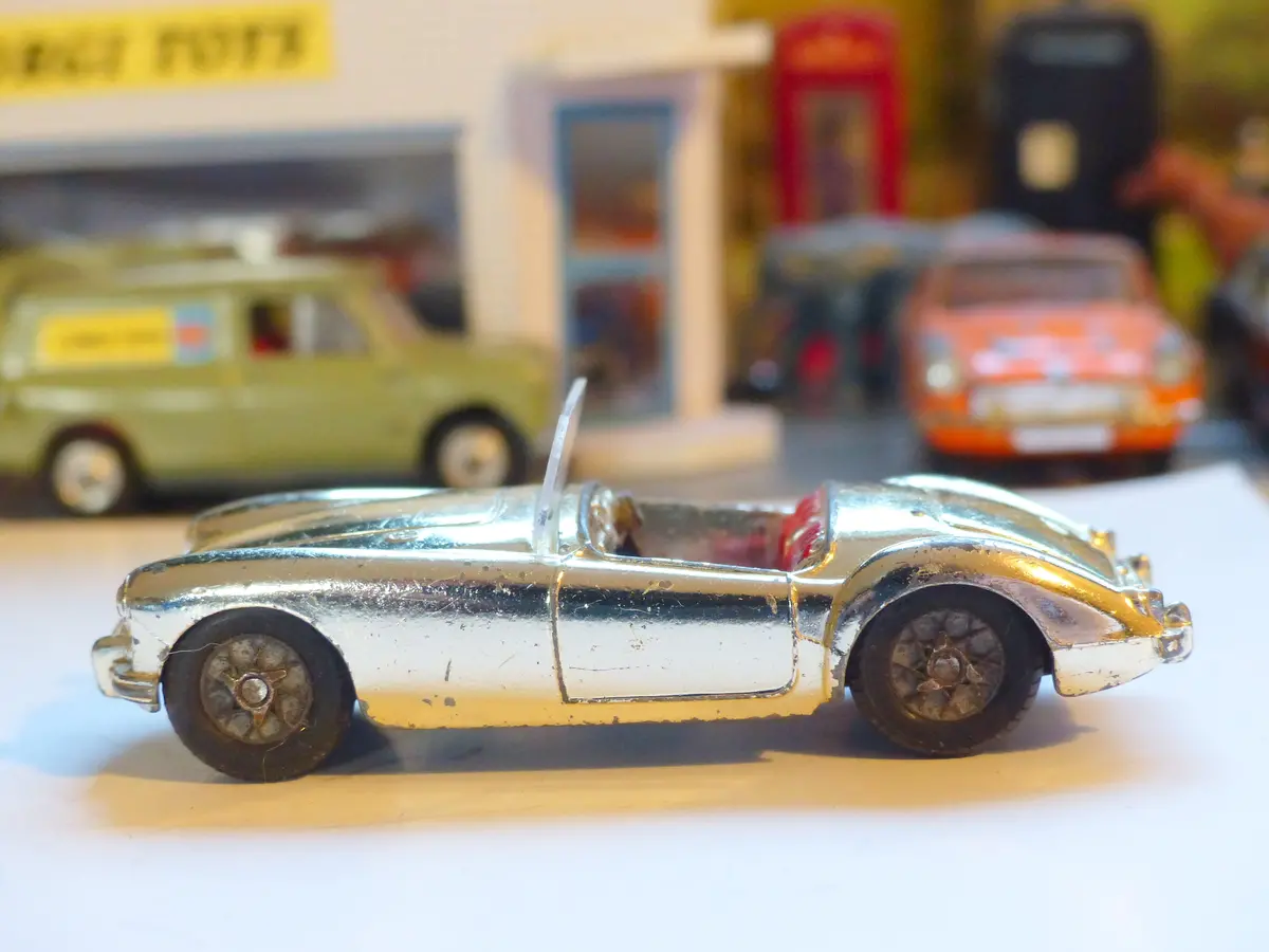 302 Mga Trophy Edition 1