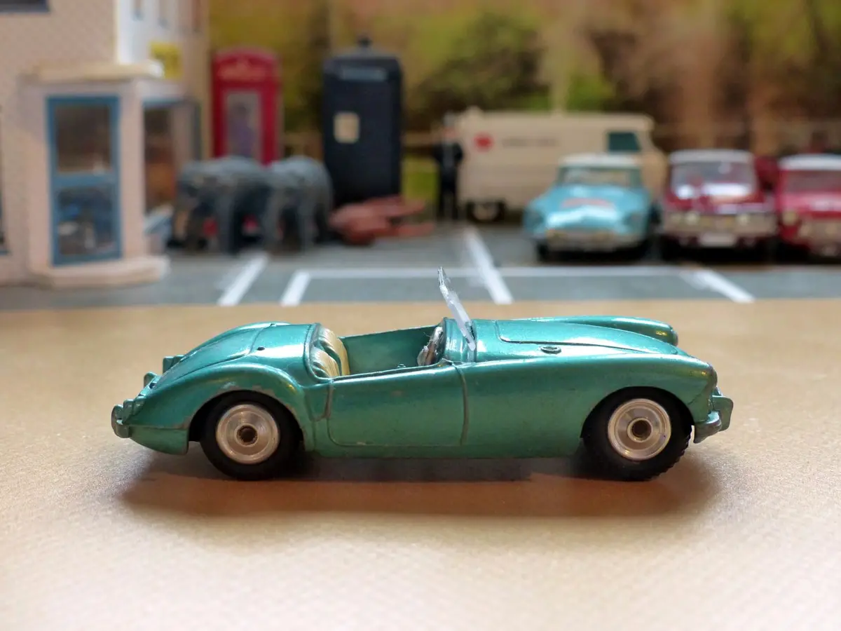302 Mga In Pale Metallic Green With Cream Seats And Original Box 1