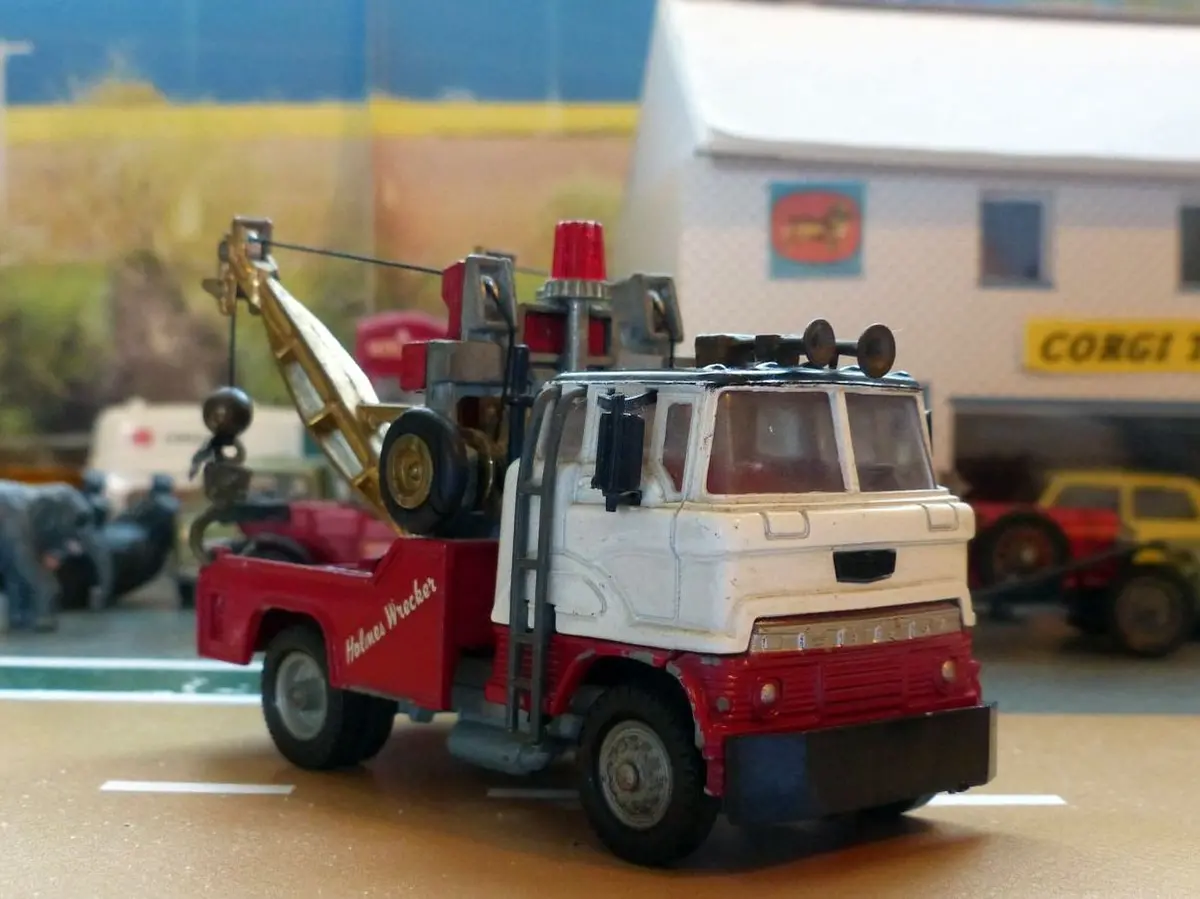 1142 Holmes Wrecker Truck 1